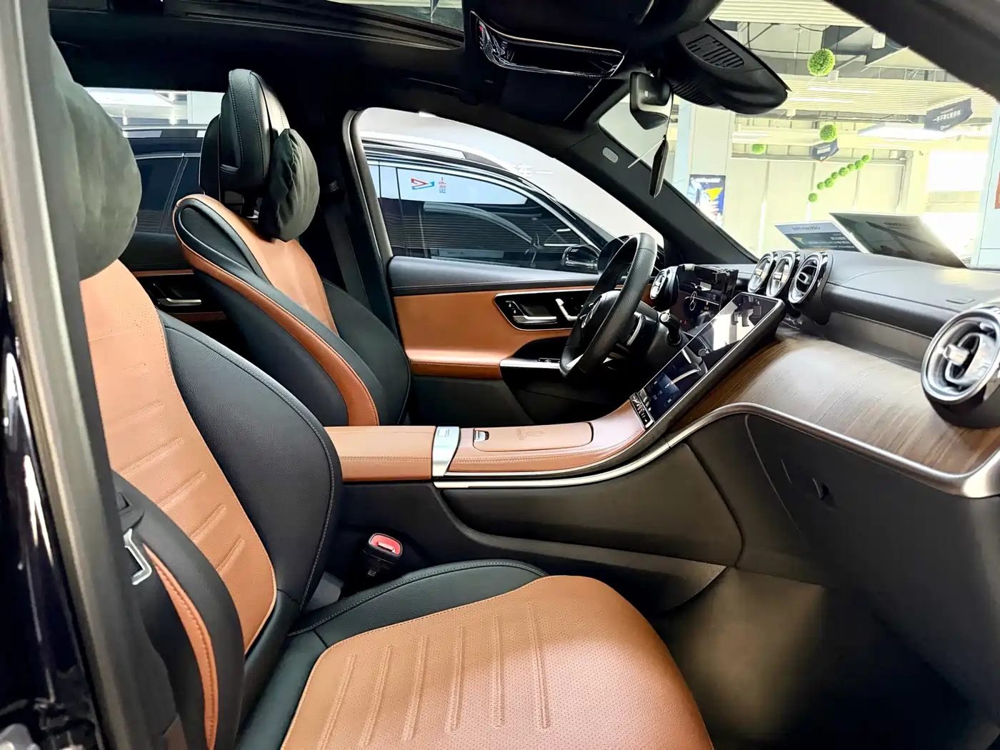 Mercedes-Benz GLC 2023 Facelift GLC 300 L 4MATIC Sport 5-Seater фото 11
