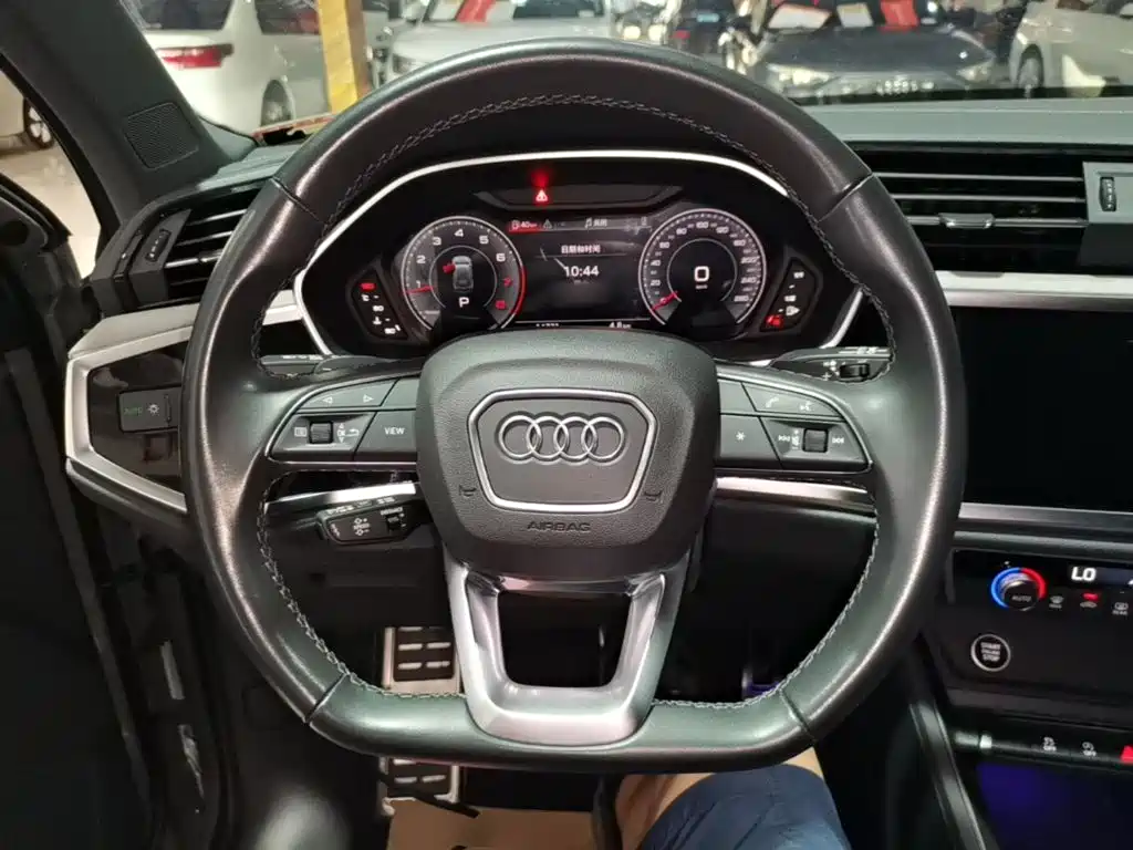 Audi Q3 2025 2024 35 TFSI Fashion Sport