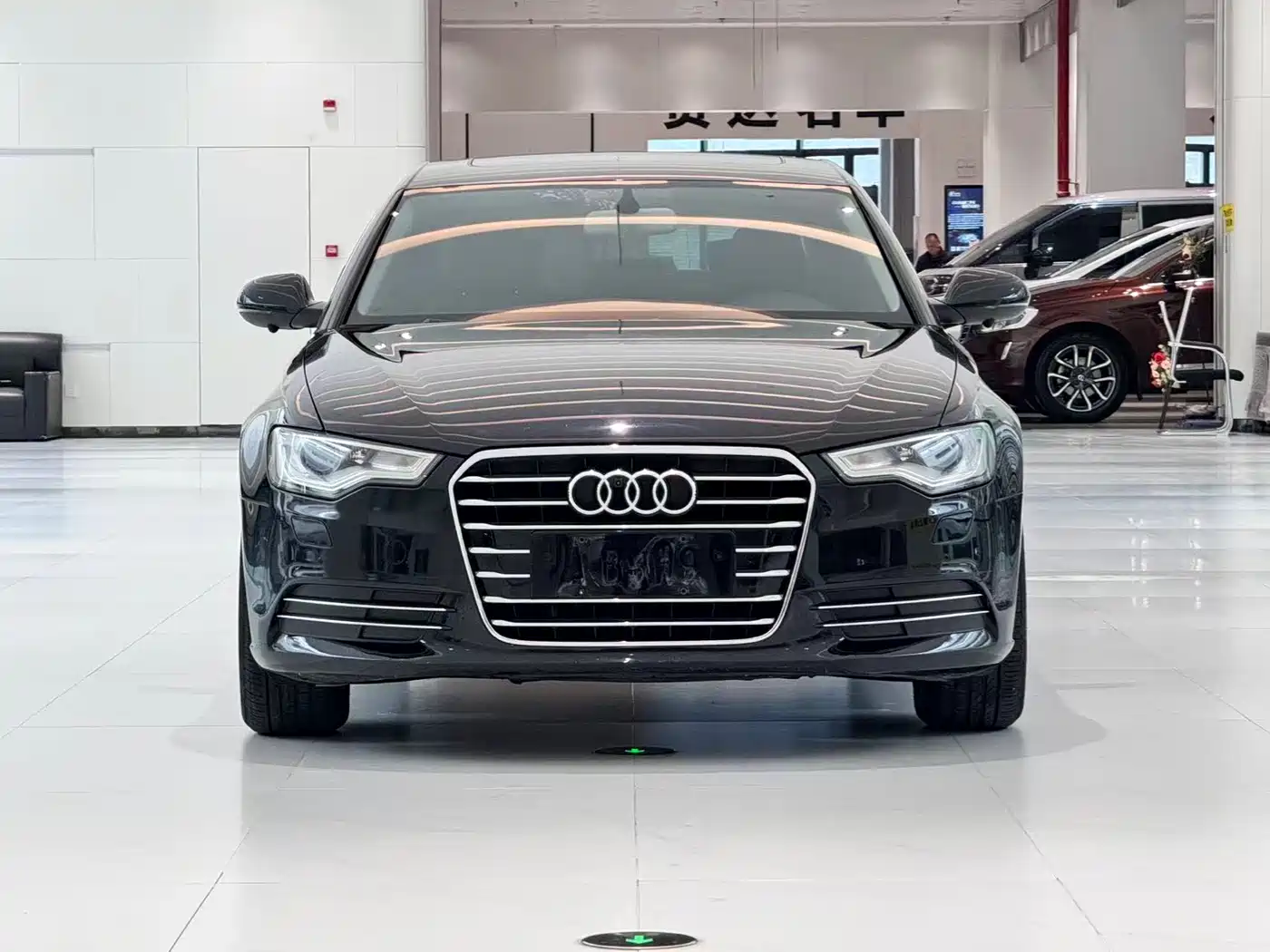 Audi A6L 2014 30 FSI Luxury фото 2