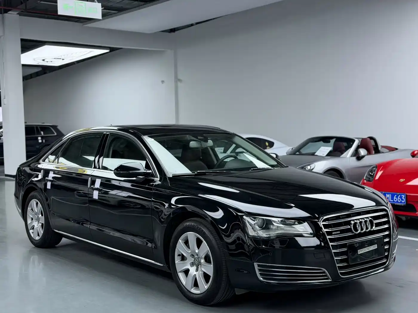 Audi A8 2013 A8L 45 TFSI quattro Comfort фото 3