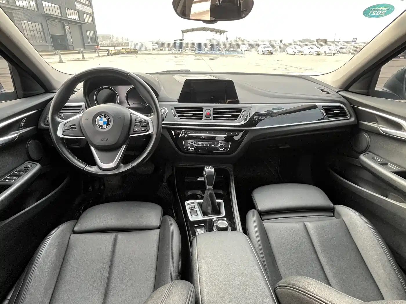 BMW 1 Series 2018 118i Sport Edition фото 26