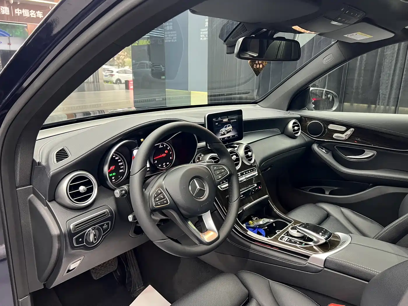 Mercedes-Benz GLC 2018 Facelift GLC 260 4MATIC Dynamic фото 13