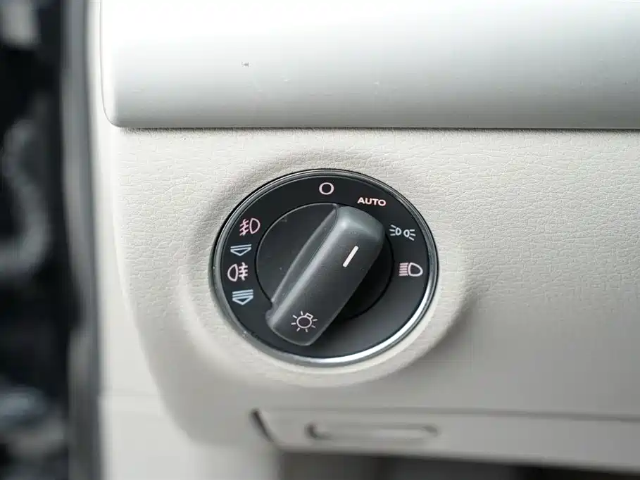 Фото 8 - Audi A8