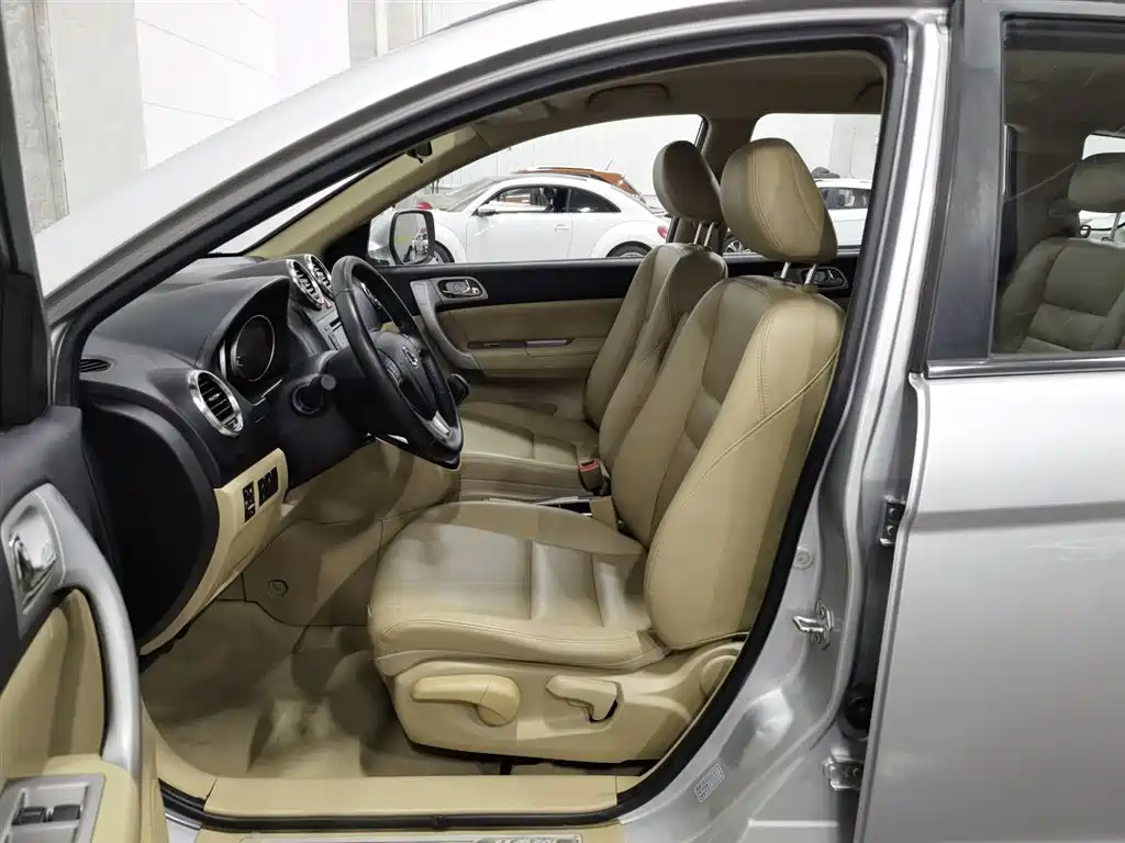 Photo 10 - Haval H6