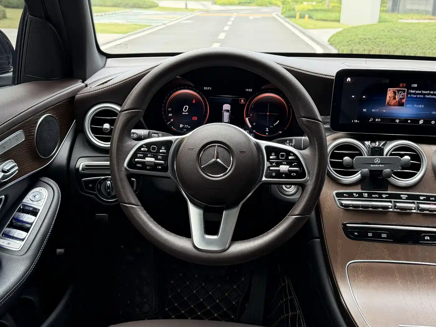 Mercedes-Benz GLC 2022 Facelift GLC 300 L 4MATIC Dynamic Collector's Edition фото 19