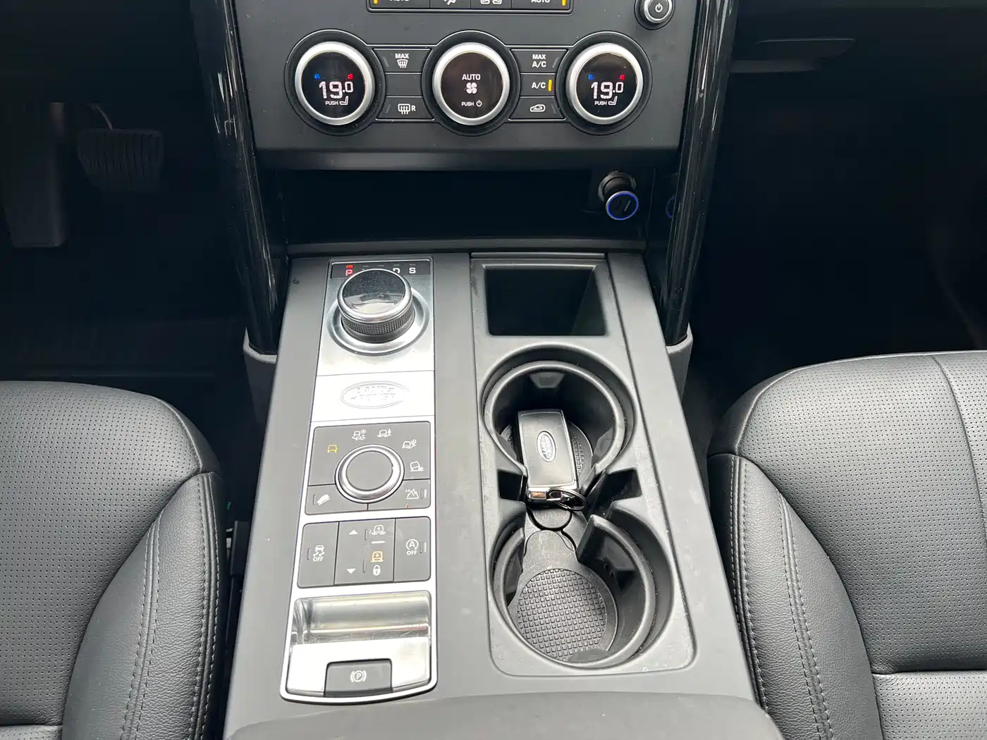 Land Rover Discovery 2020 3.0 SC V6 SE фото 13