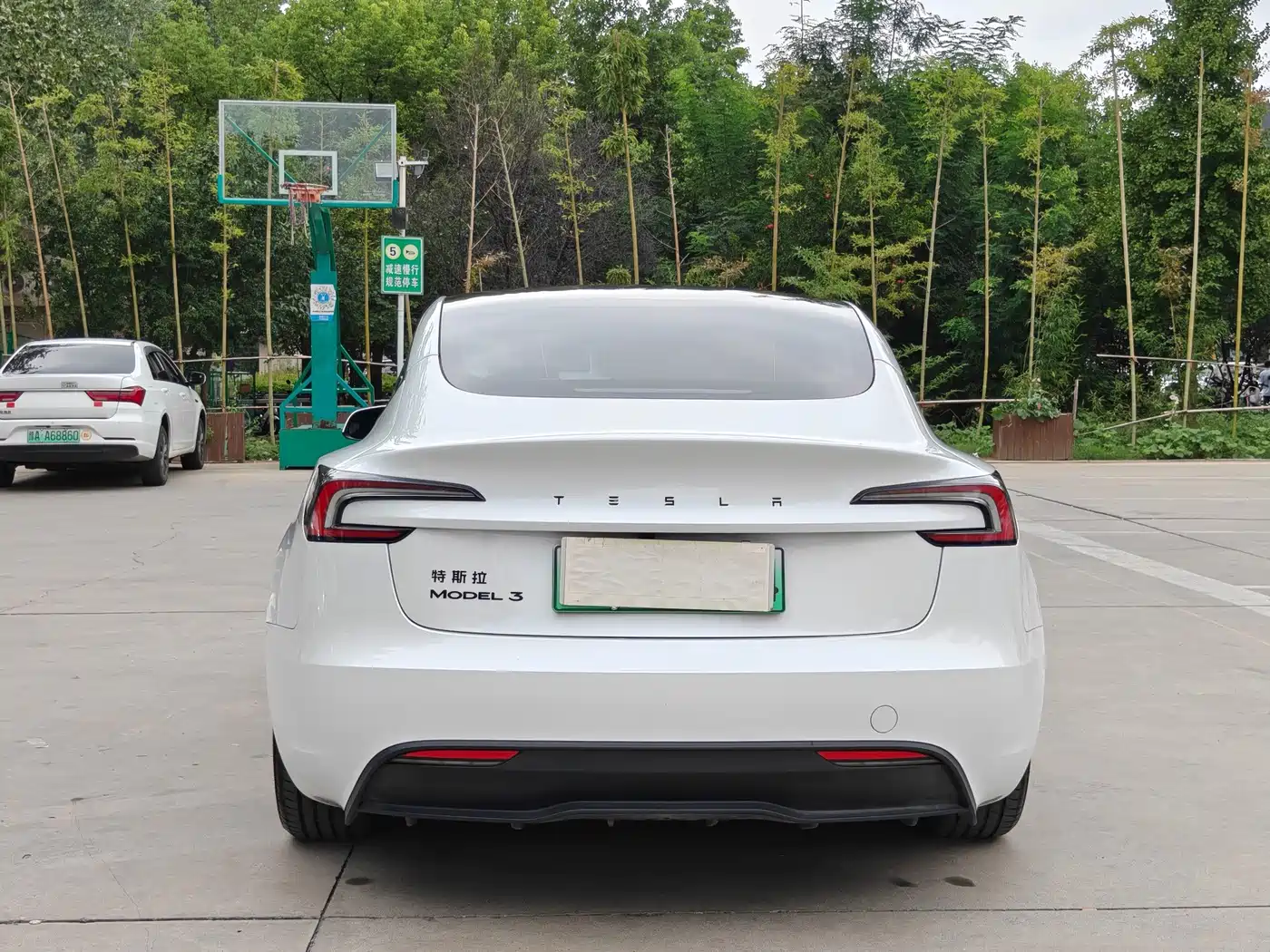 Tesla Model 3 2026 2025 Model Year Facelift Rear-Wheel Drive