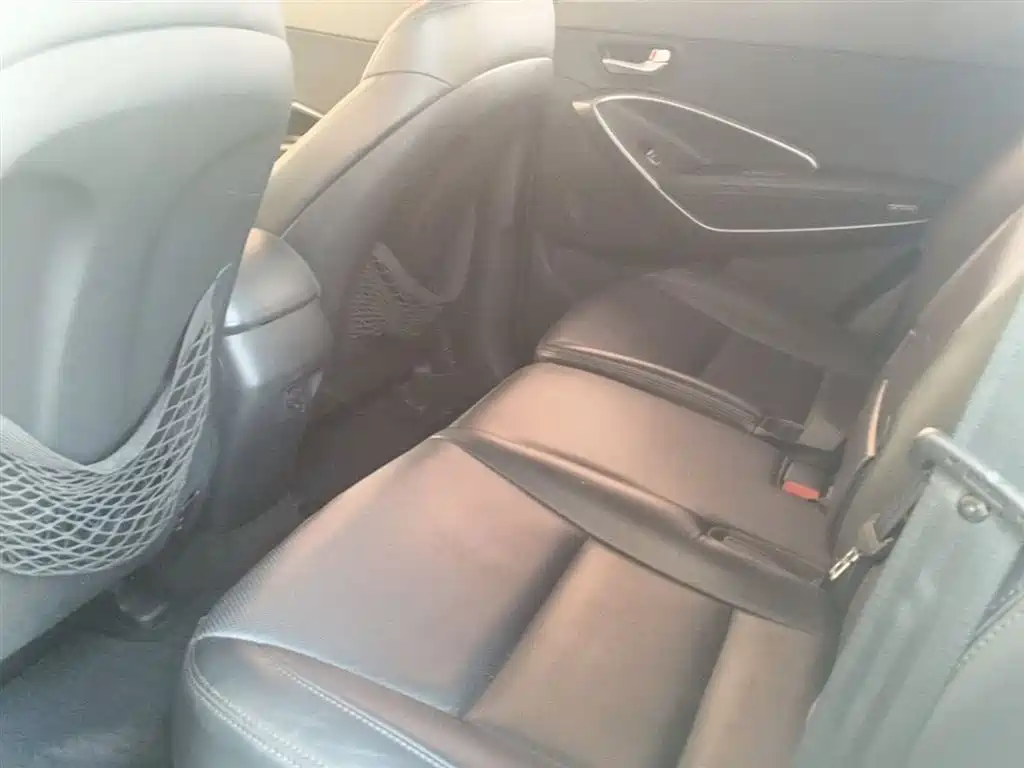 Hyundai Santa Fe 2015 2.0T Automatic 2WD Smart 5-Seater фото 17