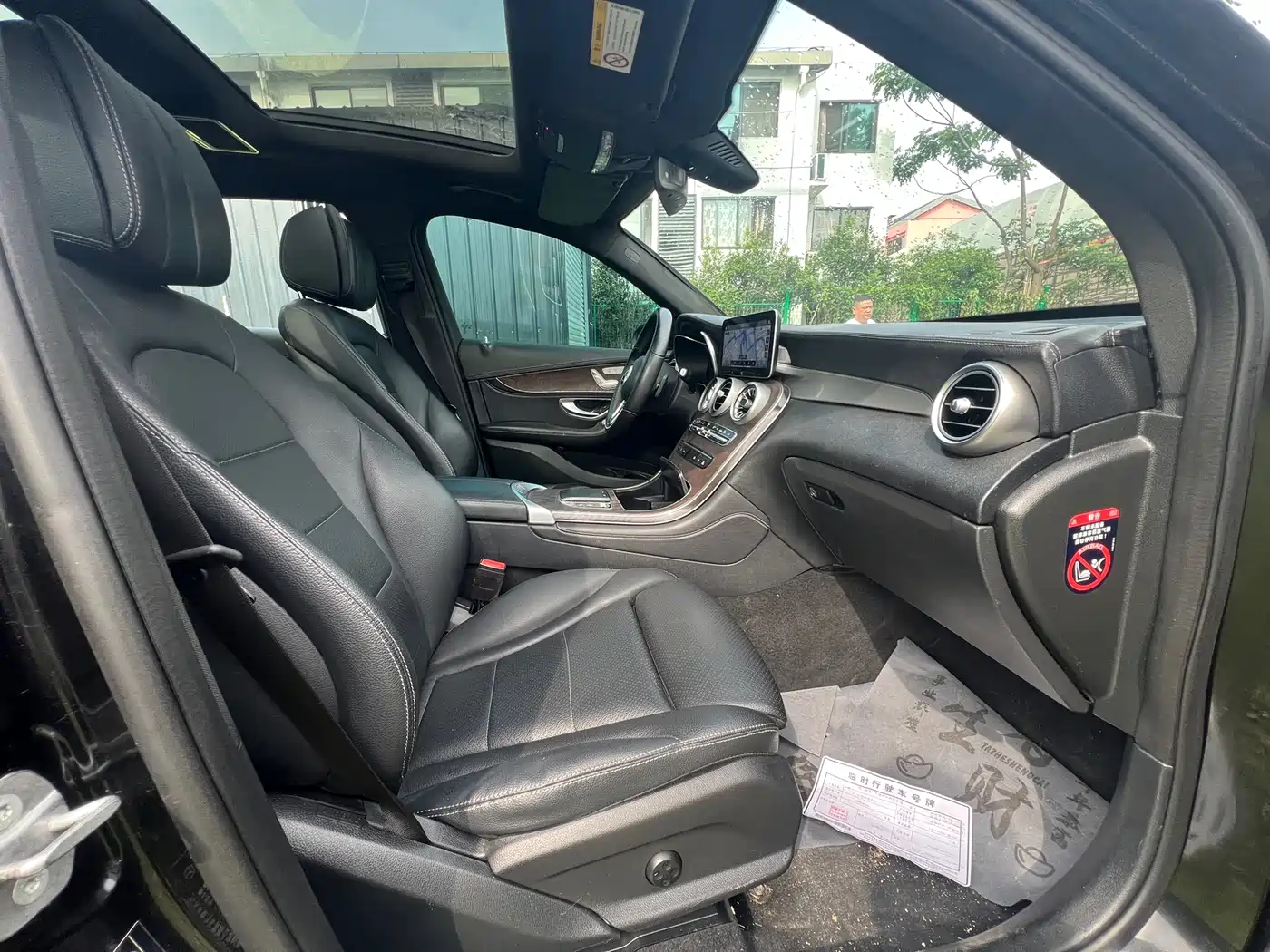 MERCEDES-BENZ GLC
