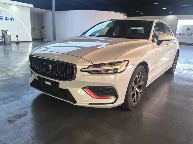 Volvo S60 2022