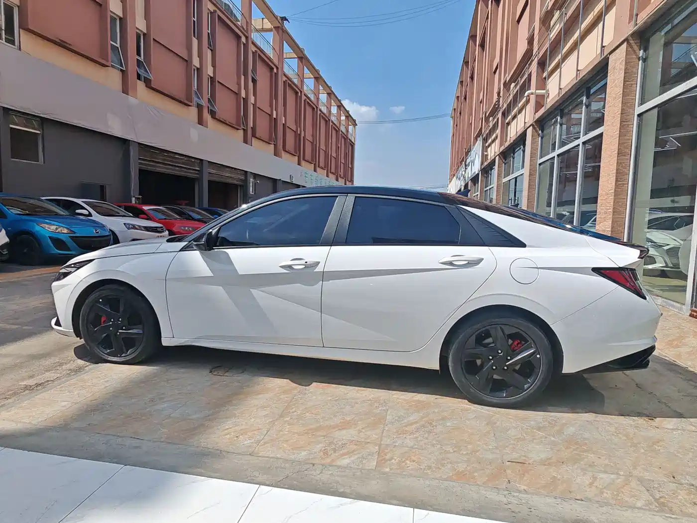Hyundai Elantra 2022 1.5L CVT TOP Flagship Edition фото 12