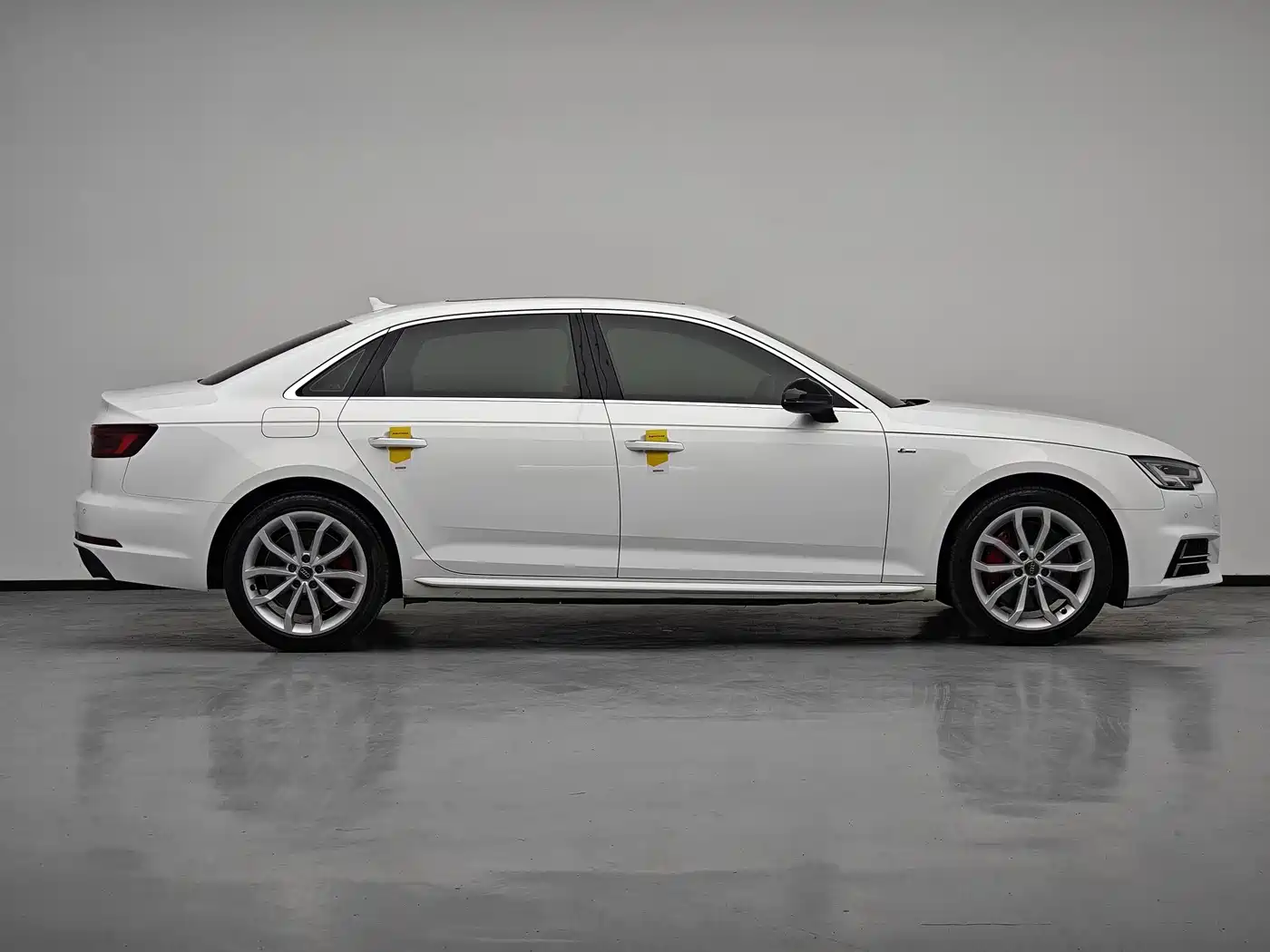 Audi A4L 2018 30th Anniversary 45 TFSI quattro Personality Sport фото 18