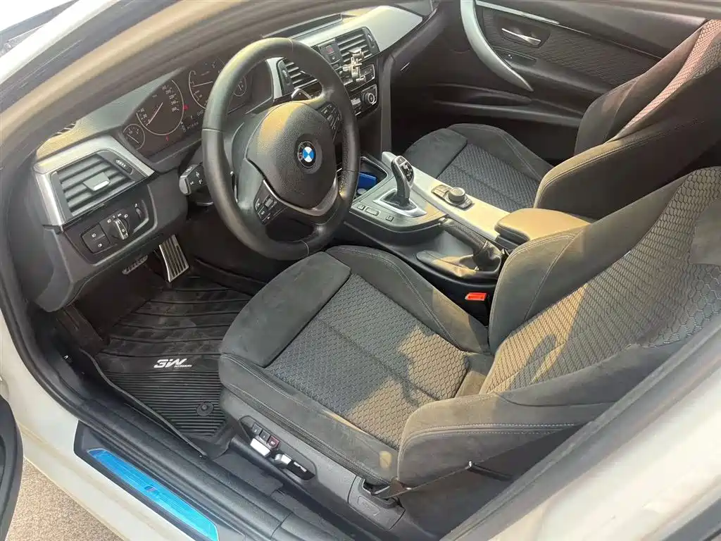 BMW 3 Series 2017 320i M Sport фото 6