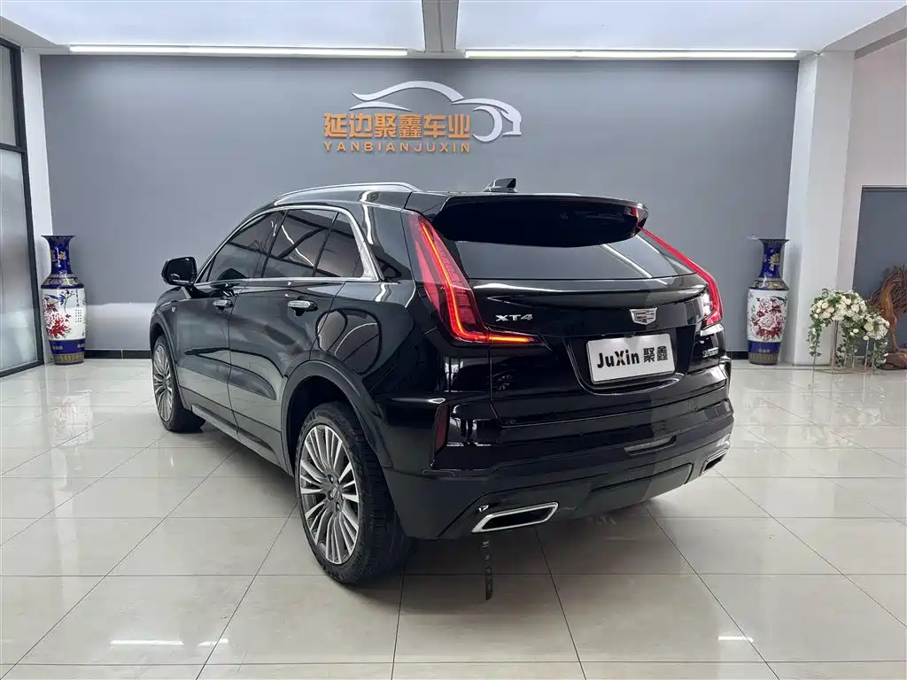 Cadillac XT4 2024 28T 2WD Premium фото 4