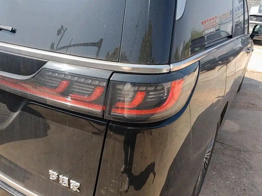 Voyah Auto Voyah Dreamer 2025 Model PHEV 4WD Premium QianKun Edition фото 8