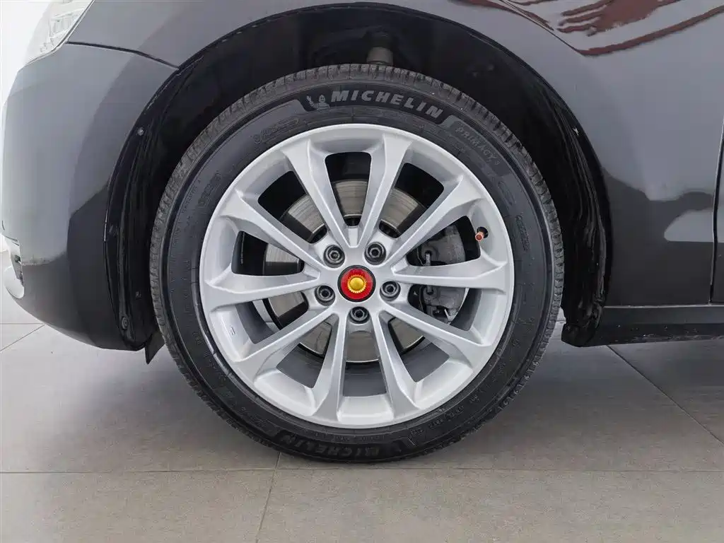 Hongqi H7 2015 3.0L Premium фото 17