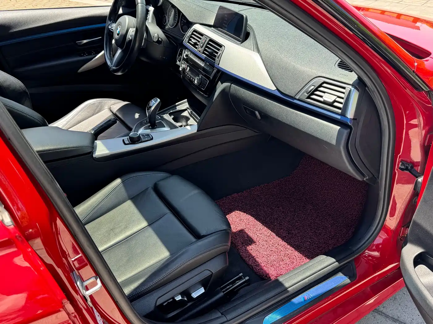 BMW 3 Series 2019 320i M Sport Package фото 8