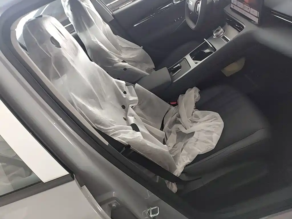 Фото 25 - Geely Galaxy Galaxy E5