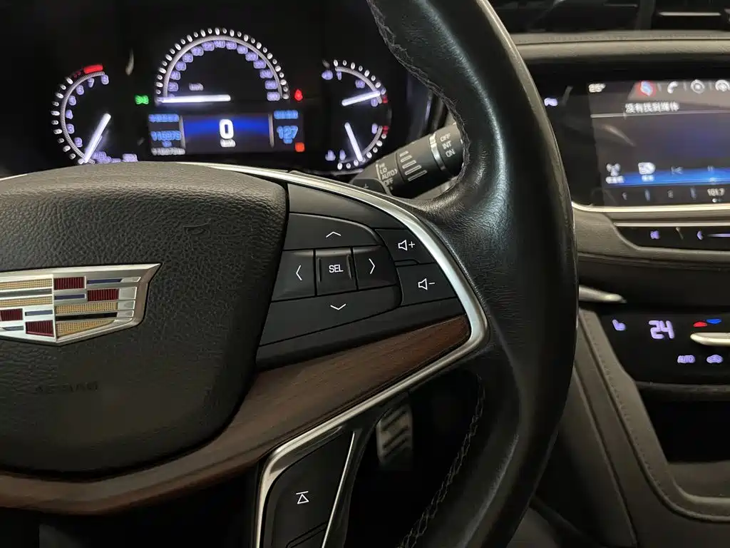 Cadillac XT5 2017 2016 28T AWD Luxury Model