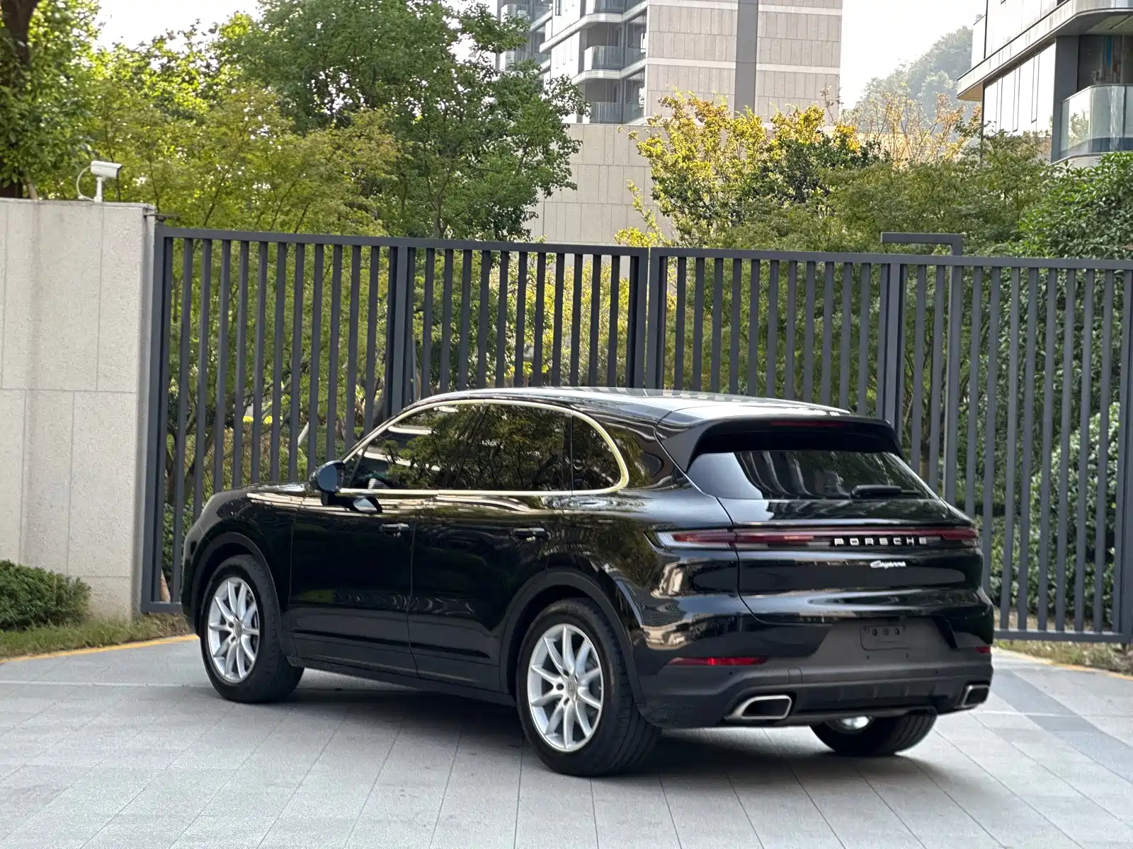 Photo 4 - Porsche Cayenne