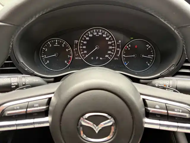 Mazda Mazda3 Axela 2023 2.0L Automatic Premium Edition — фото 4