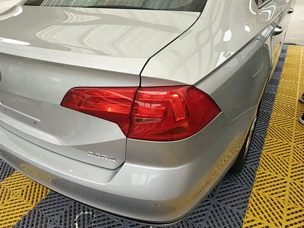 Volkswagen Bora 2016 Model 1.6L Manual Fashion фото 8