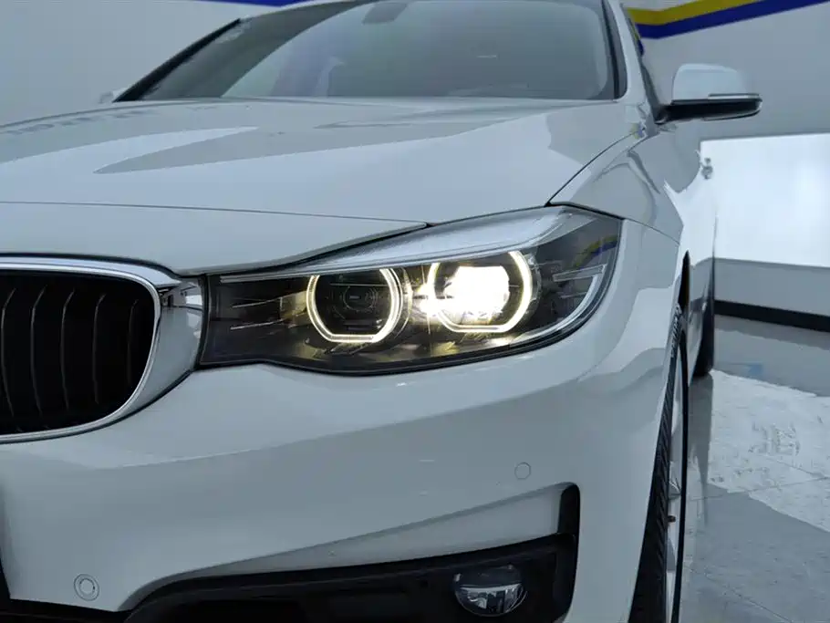 BMW 3 Series GT 2019 320i Fashion Model фото 5