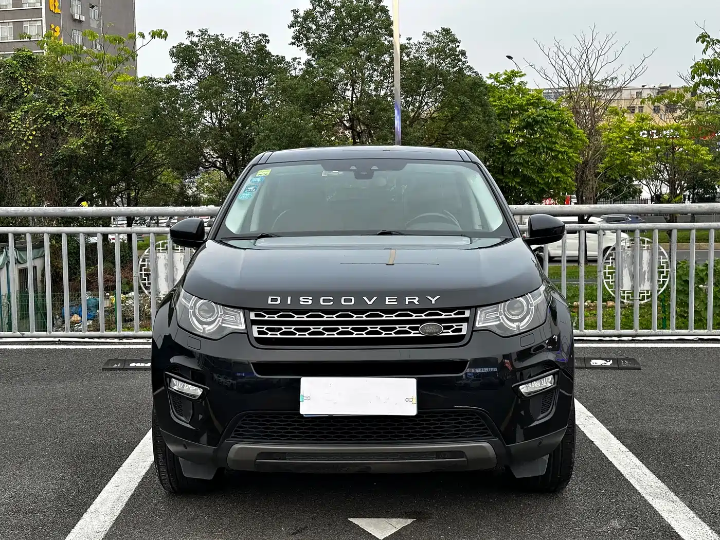 Land Rover Discovery Sport 2018 240PS SE Edition фото 2