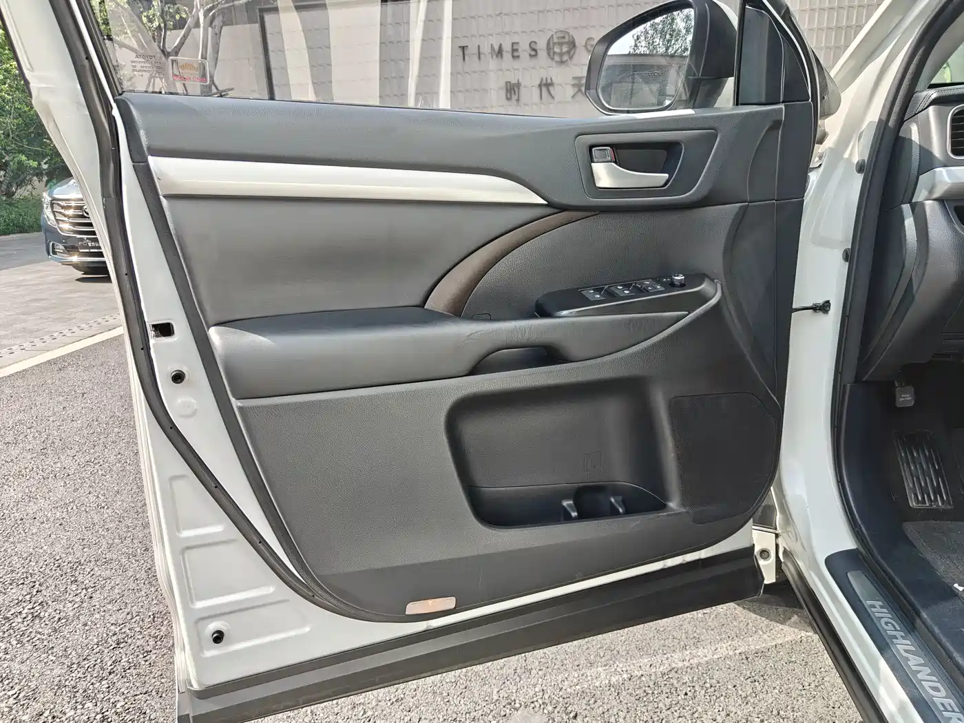 Toyota Highlander 2018 2.0T 4WD Luxury 7-seater China VI фото 12