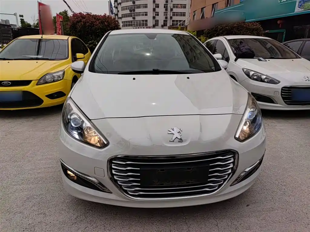Peugeot 308 2014 Model Joy Edition Classic 1.6L Manual Superior Style фото 3