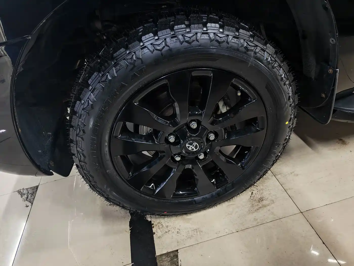 Toyota Sequoia 2010 5.7 Platinum Edition фото 12
