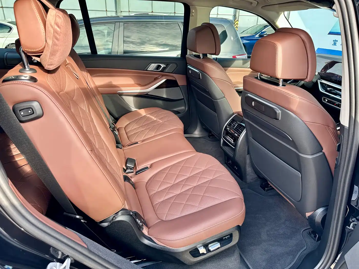 BMW X7 2024 2023 xDrive40i Leading Luxury Package