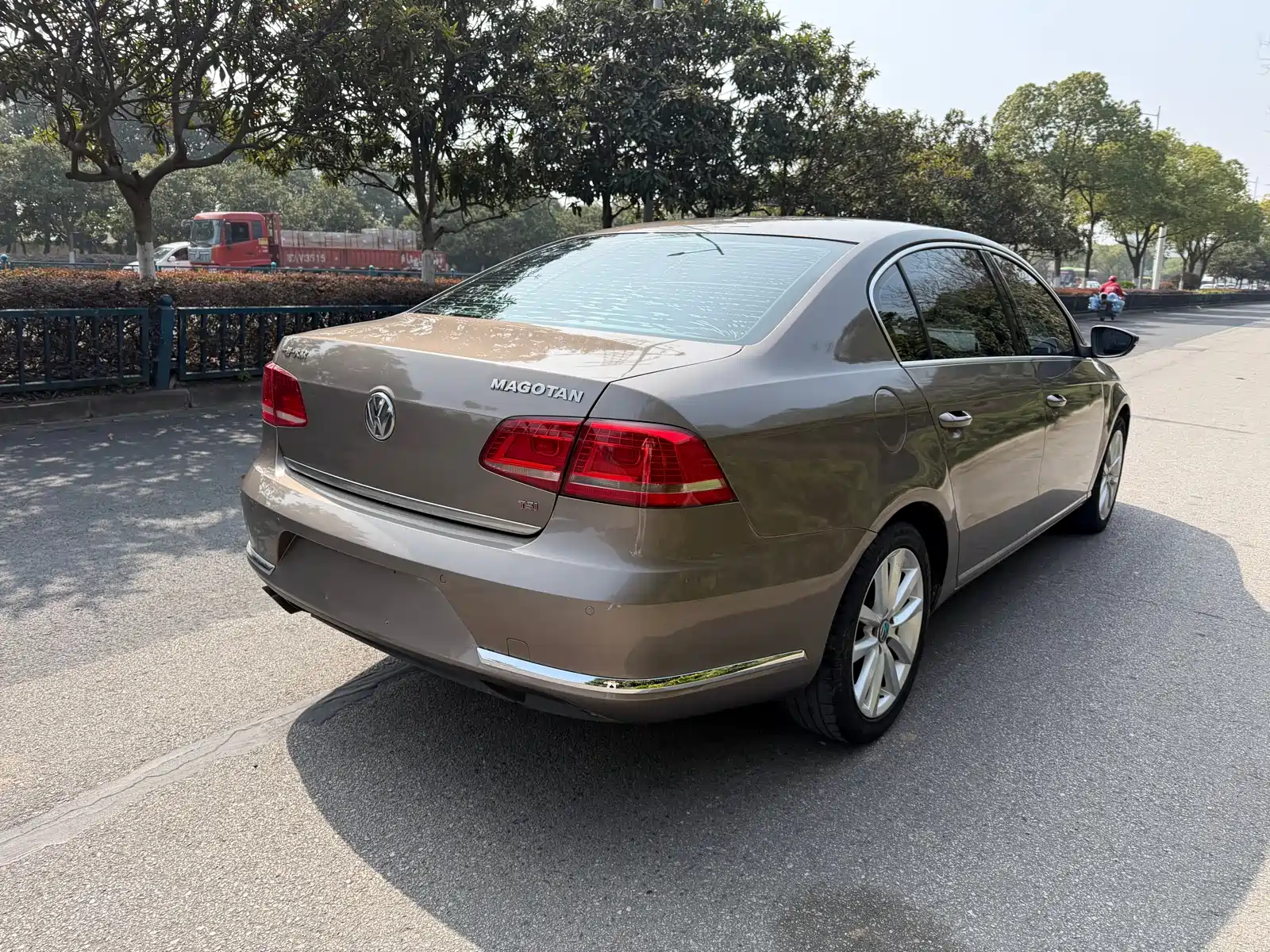 Photo 7 - Volkswagen Magotan