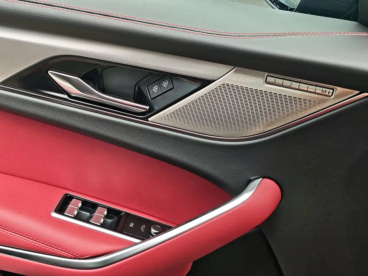 Jaguar F-PACE 2024 2024 P250 R-Dynamic SE