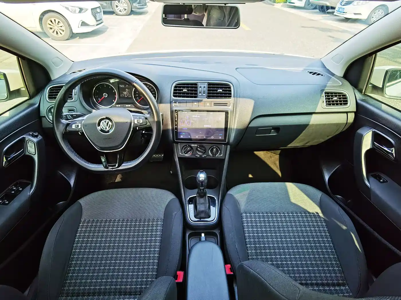 Volkswagen Polo 2018 1.5L Auto Comfort фото 9