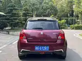 Фото 5 - Suzuki Swift