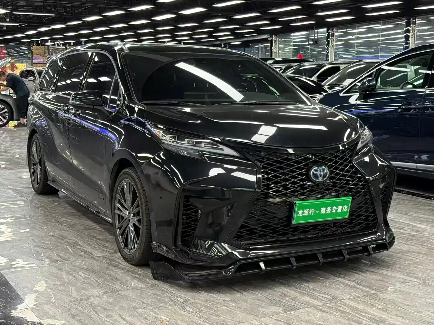 Toyota Sienna 2024 2.5L Hybrid Comfort Edition фото 3