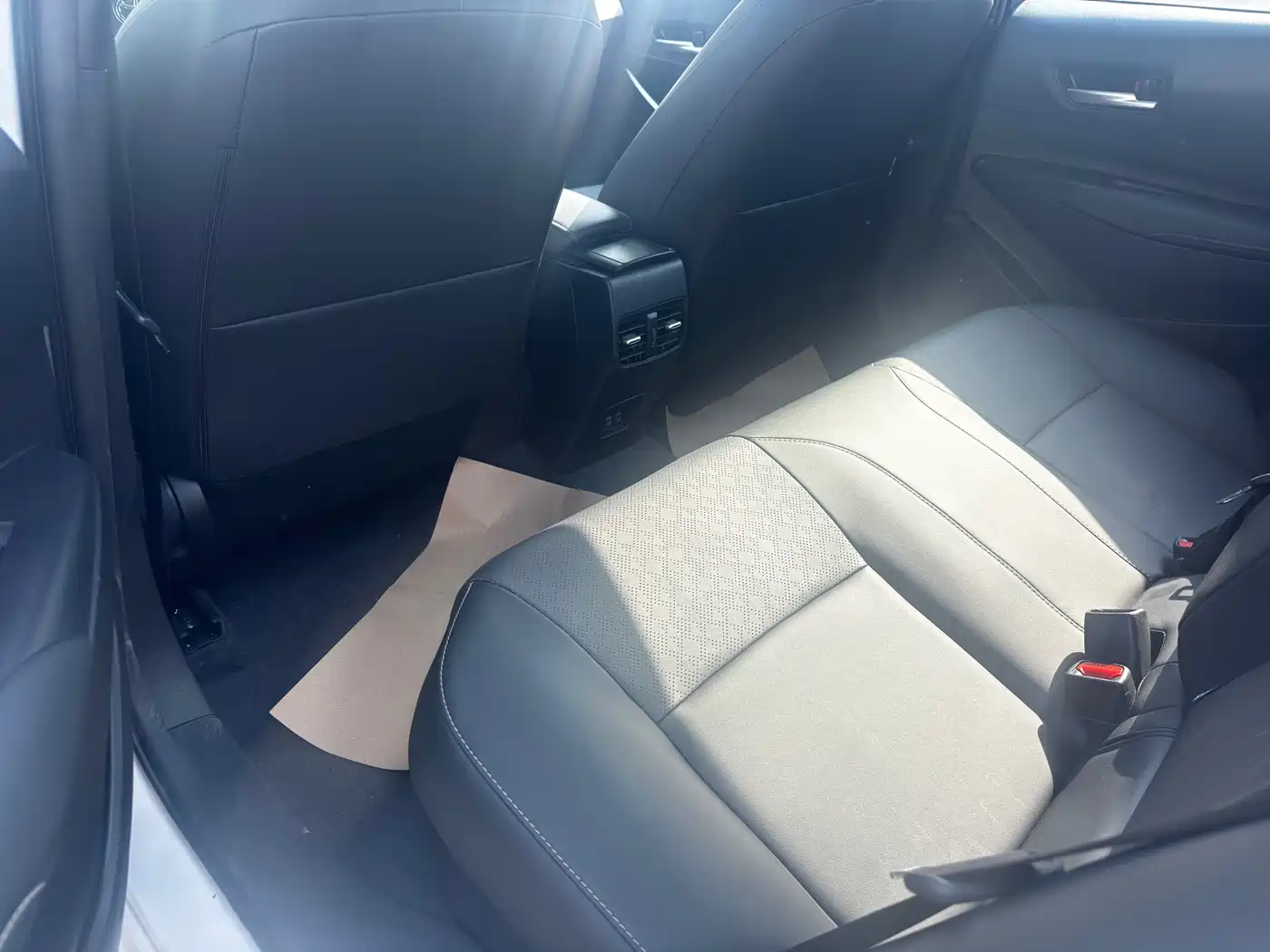 Toyota Corolla 2024 Model 1.8L Smart Hybrid Pioneer Edition фото 8