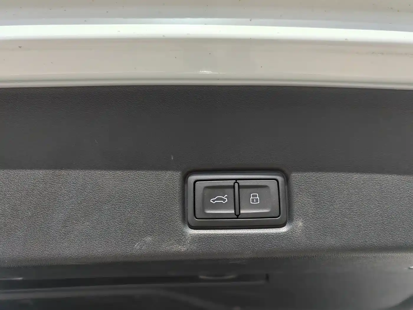 AUDI Q6