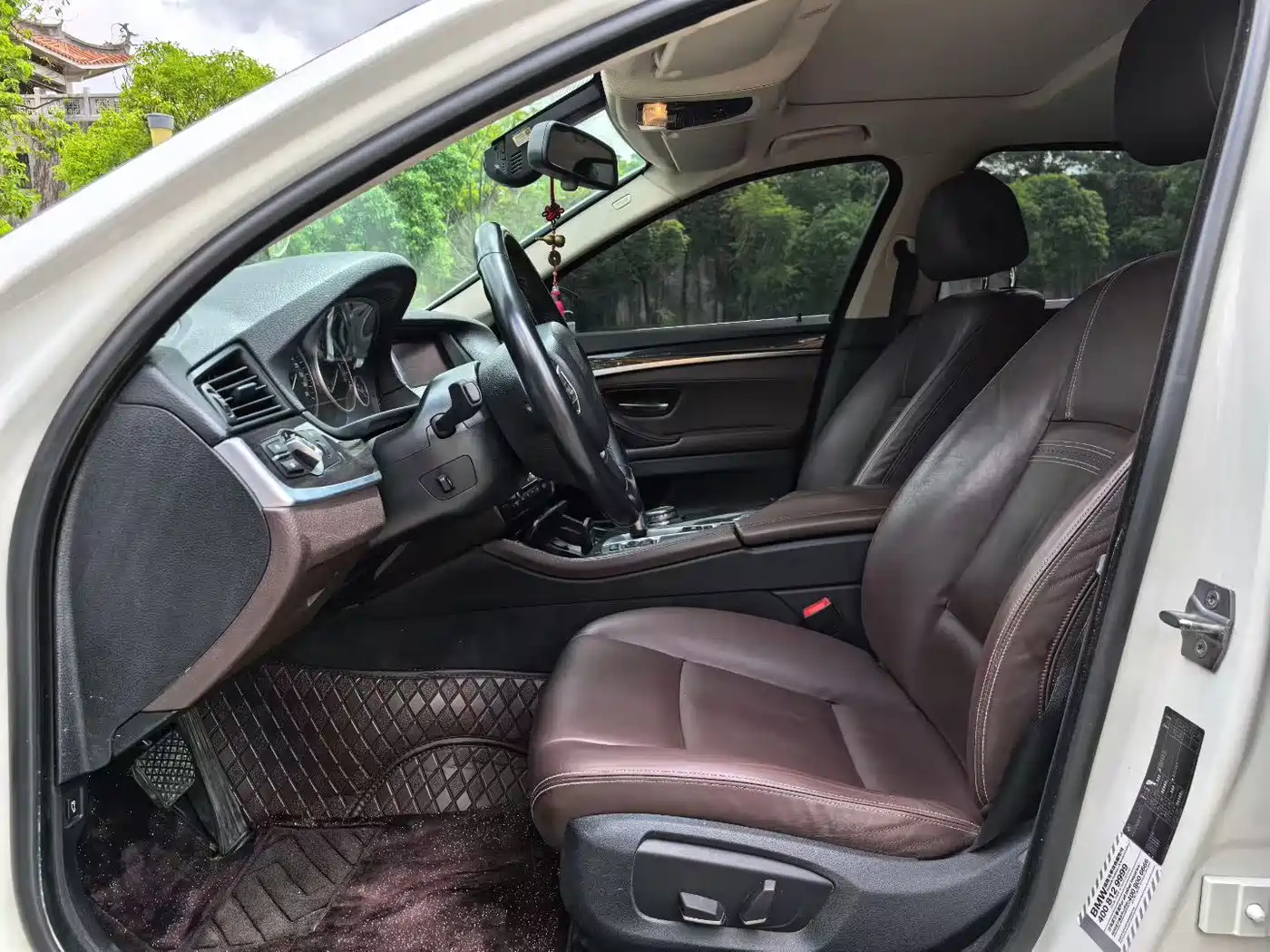 BMW 5 Series 2014 525Li Luxury Design Package фото 4