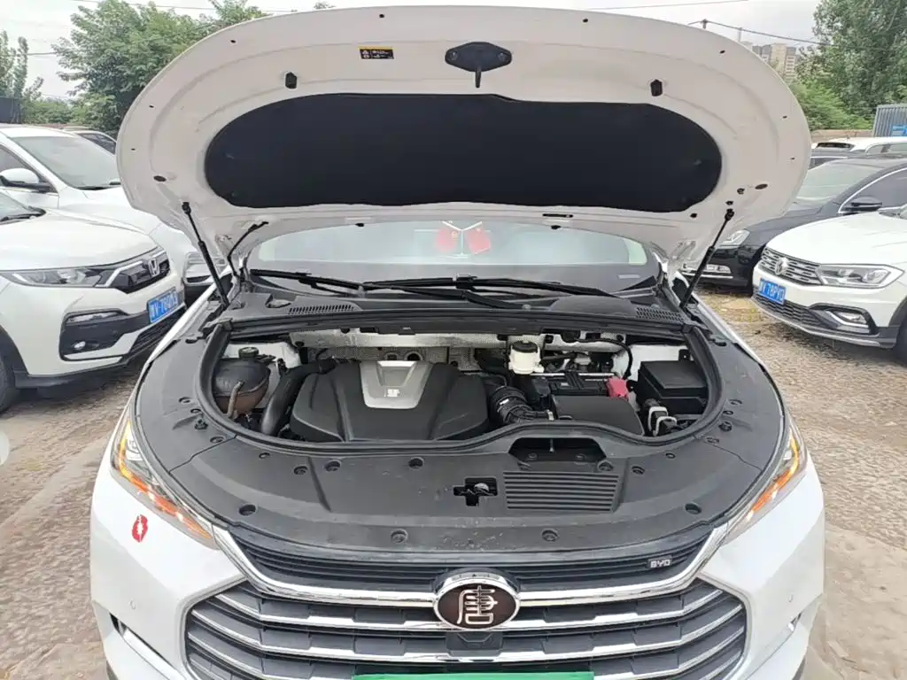 Фото 20 - BYD Tang