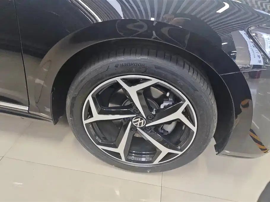 Volkswagen Passat 2024 330TSI Starlight Elite Edition фото 6