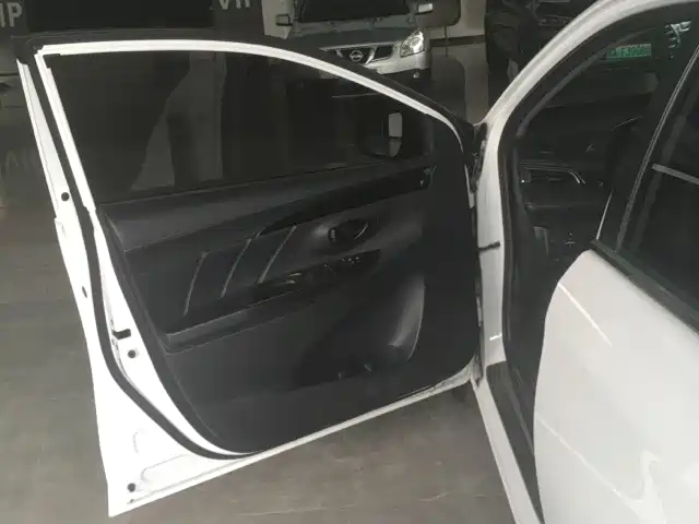 Toyota YARiS L Zhi Xuan 2016 Facelift 1.5E CVT Charming Edition фото 8