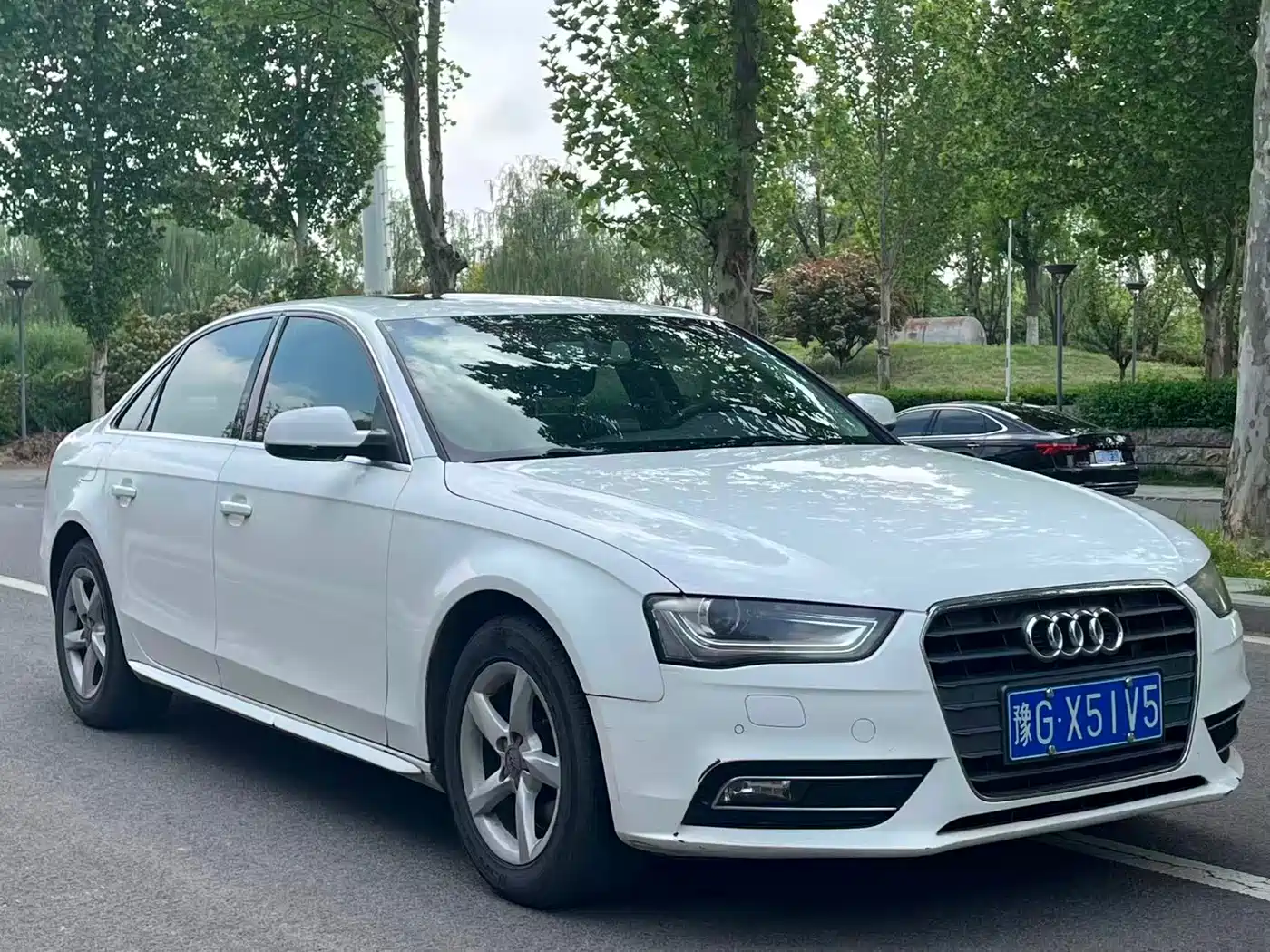 Audi A4L 2013 35 TFSI Automatic Standard фото 3
