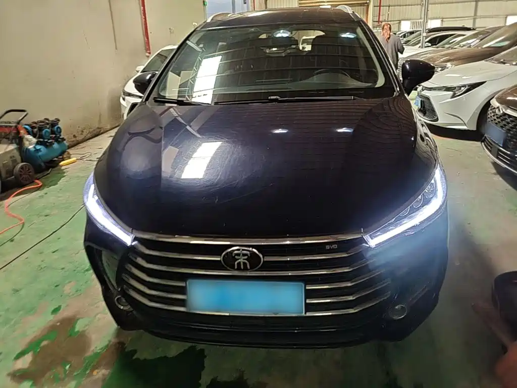 Фото 3 - BYD Song MAX