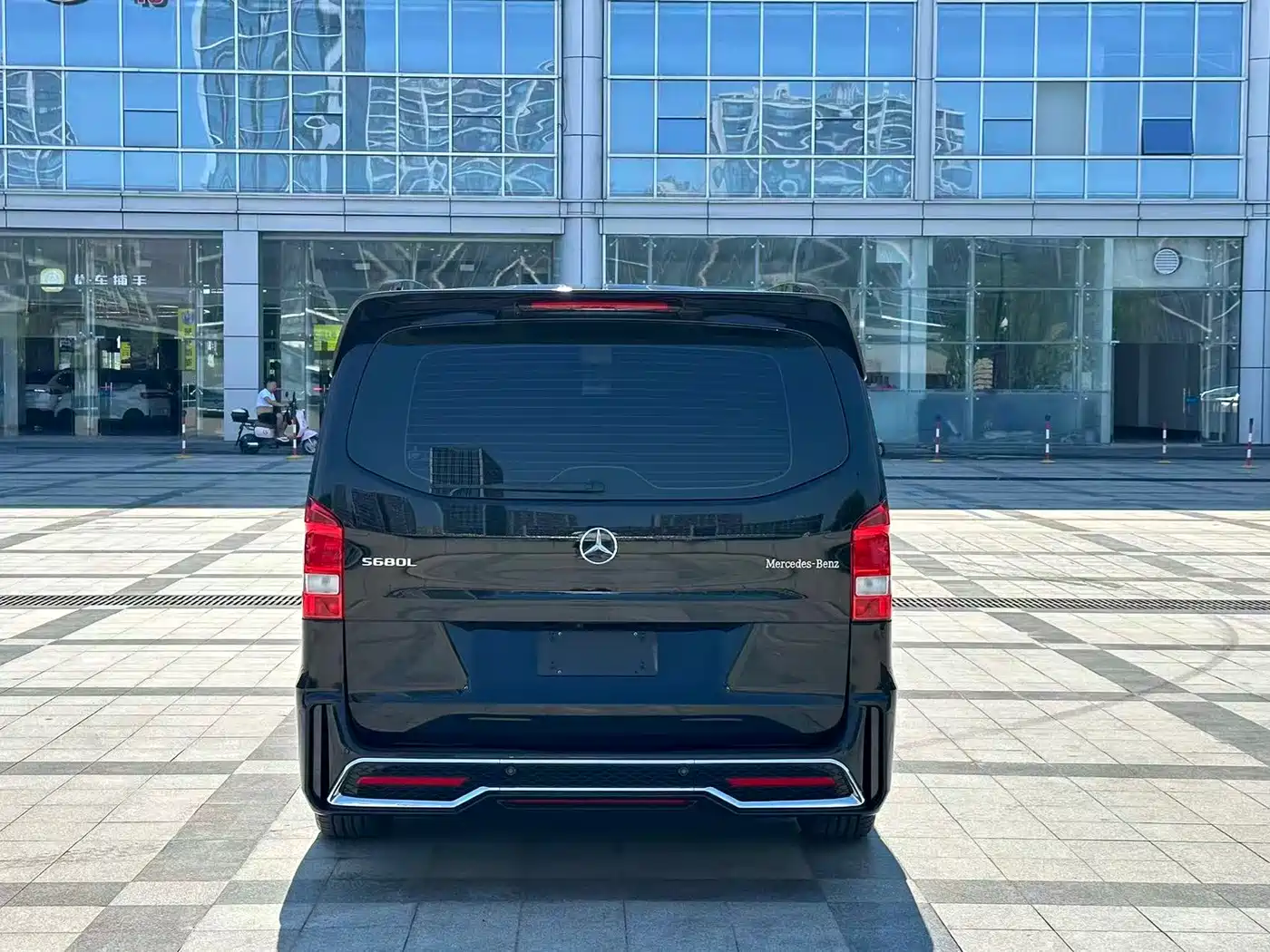 Mercedes-Benz Vito 2024 2.0T Elite Edition 7-Seater фото 7