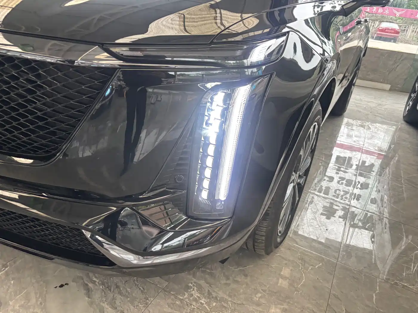 Cadillac XT5 2025 2.0T Luxury фото 2