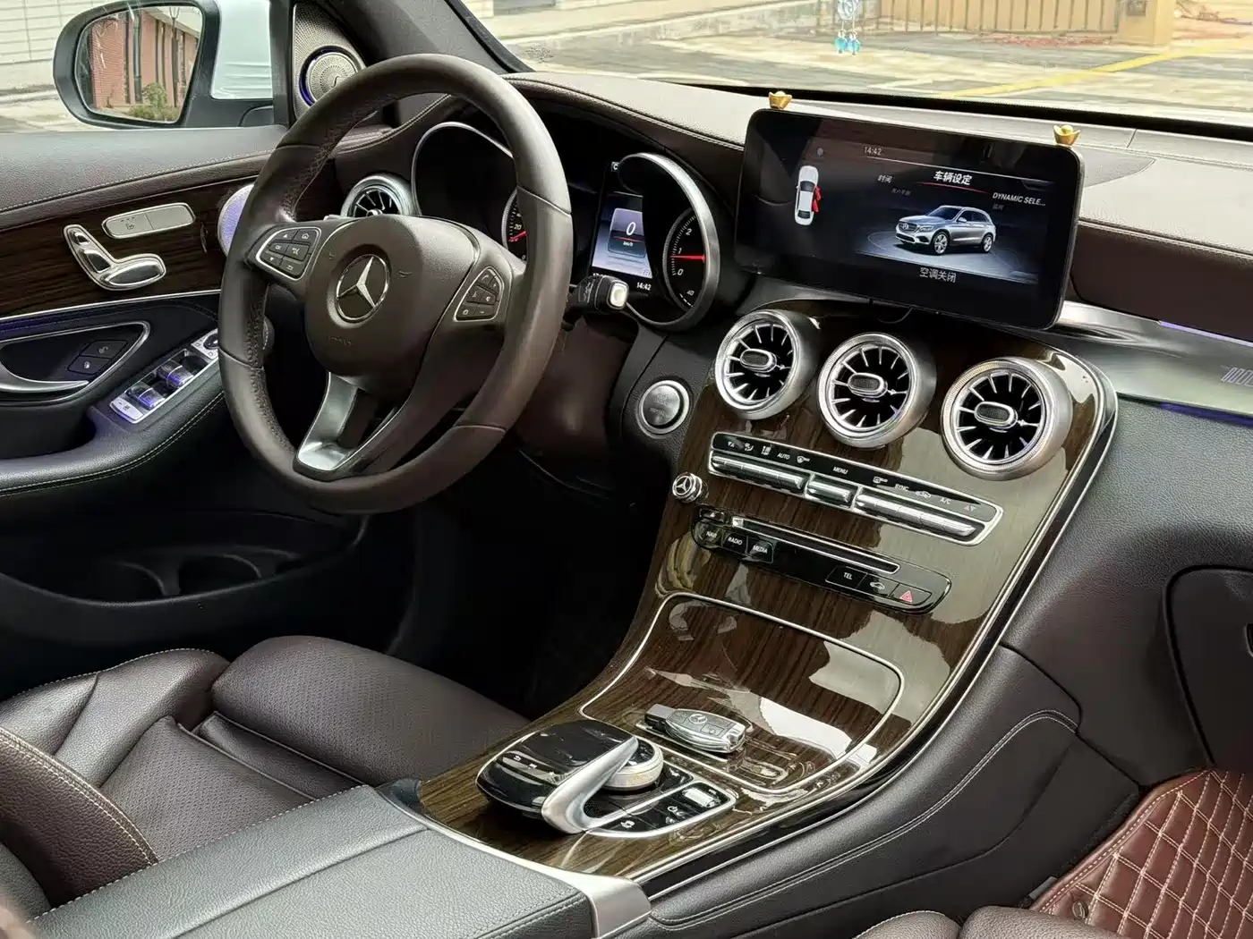 Mercedes-Benz GLC 2017 GLC 260 4MATIC Dynamic фото 7