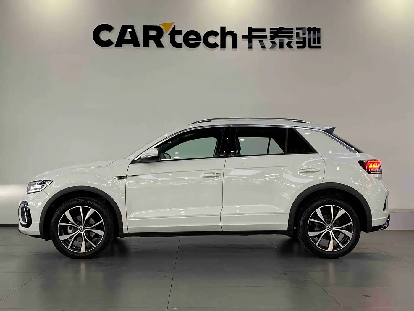 Volkswagen T-ROC 2025 Facelift 300TSI DSG 2WD Dawn Edition фото 21