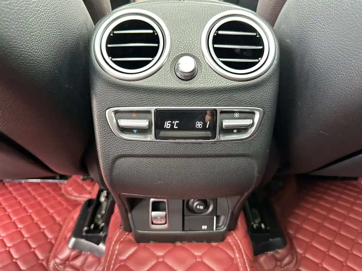 Mercedes-Benz GLC 2019 Facelift GLC 300 L 4MATIC Dynamic фото 22